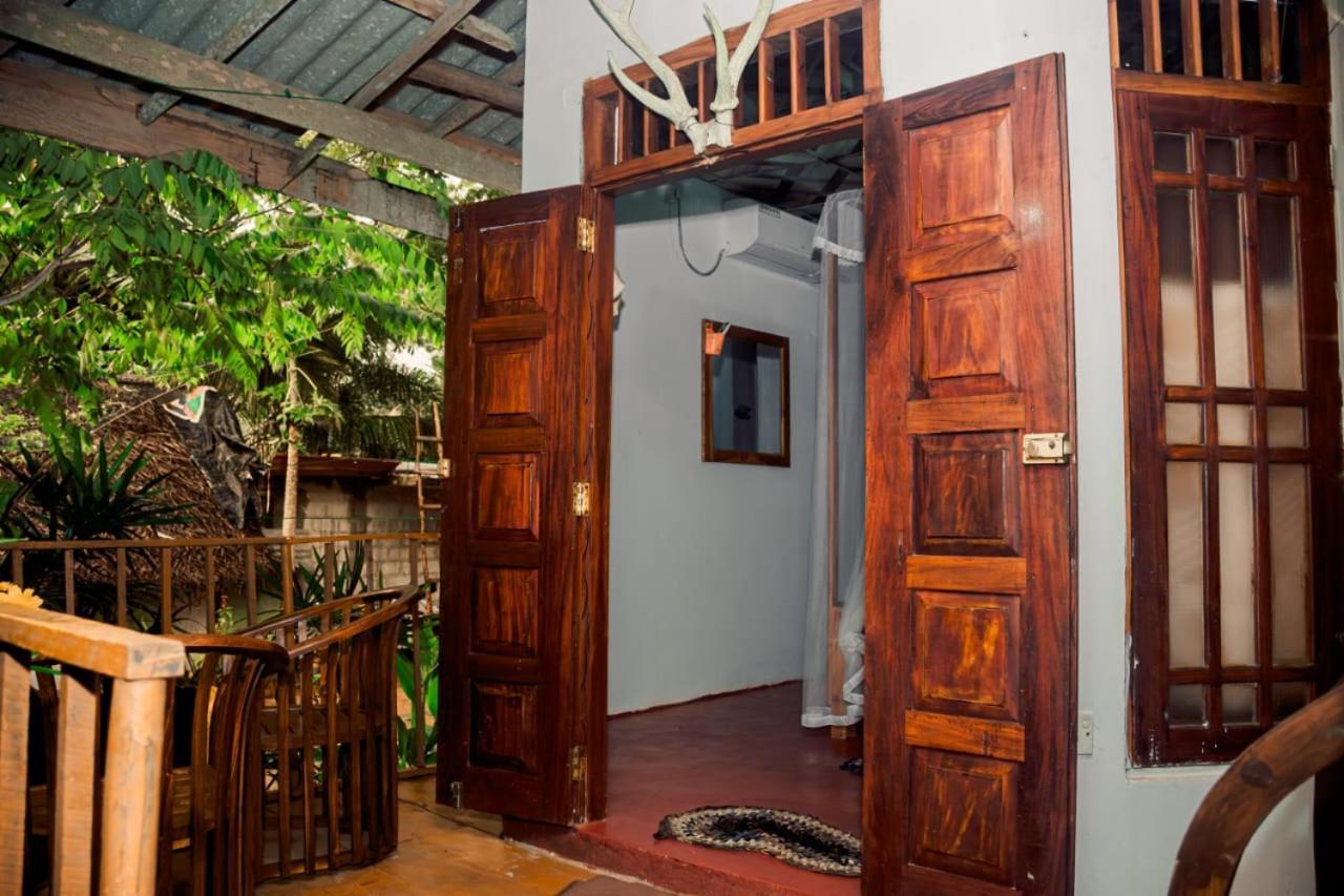 Thatched Villa Tangalle Chambre photo